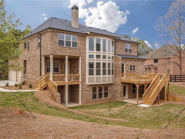 1715 Bates Rd — Photo 8