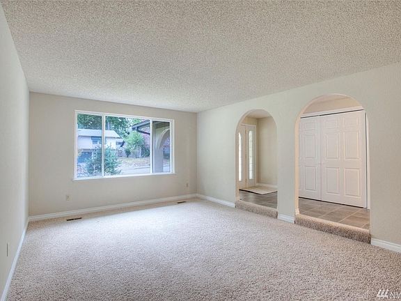 5th image of 3305 28th St SE