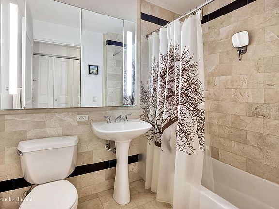3rd image of 20 West St APT 31F