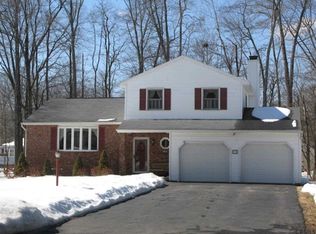 739 Pearse Rd, Niskayuna, NY 12309