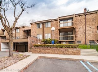 27330 Arborway Rd UNIT 1, Southfield, MI 48033