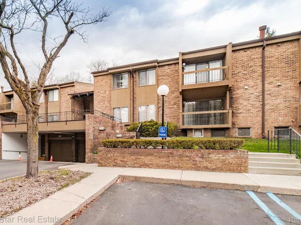 27330 Arborway Rd Unit 1, Southfield, MI 48033