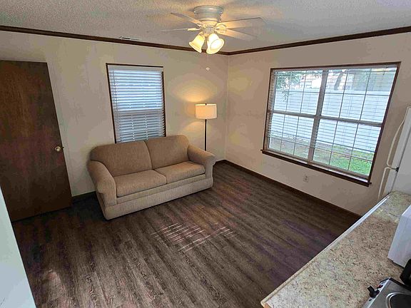 4th image of 1085 Daniel Maloney Dr