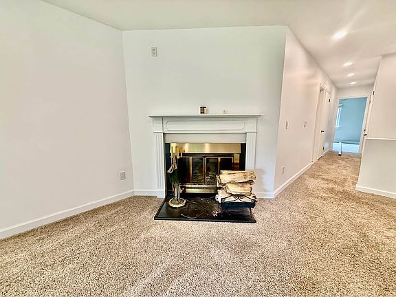 4th image of 205 Village Dr #205