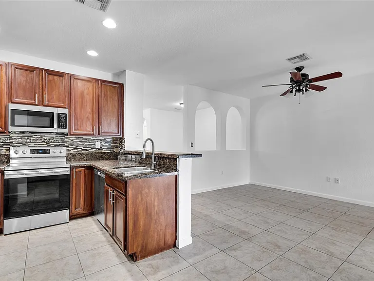 14044 SW 273rd Ln #14044 — Photo 11