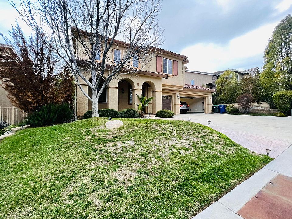 1st image of 28419 Hidden Hills Dr