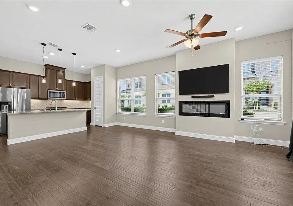 4429 Grady Ln