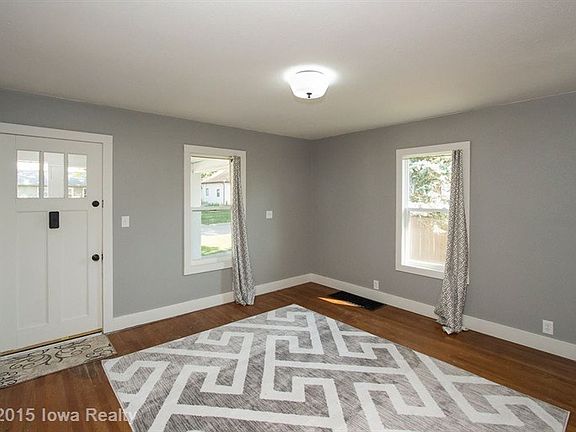 3rd image of 806 W Montgomery St
