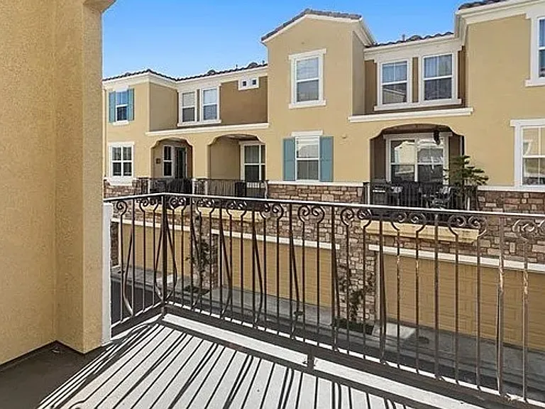 308 Bella Terra — Photo 3