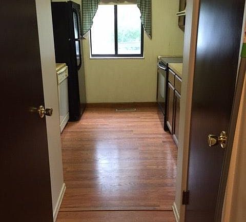 4th image of 111 Bellwood Ct