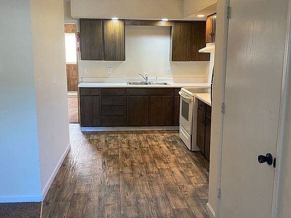3rd image of 561 E Ross Ln APT C3