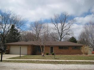 1913 Lynwood Dr, Champaign, IL