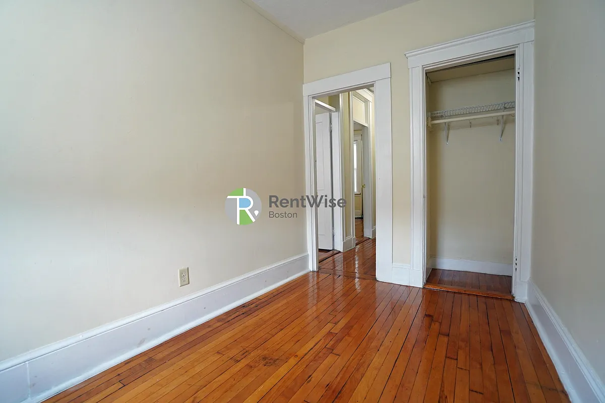 Building Photo - 1369 Commonwealth Ave #2