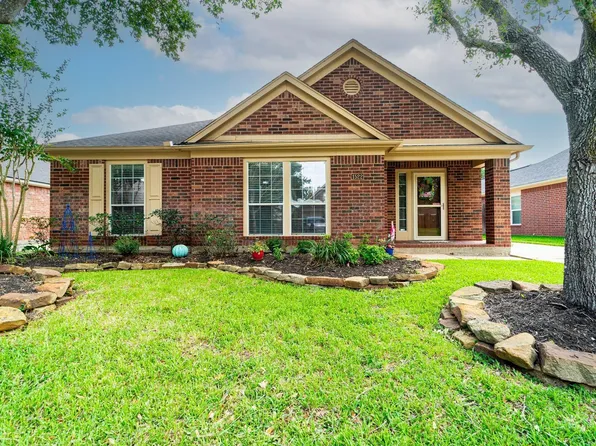 1522 Martin Lake Dr, Richmond, TX 77406