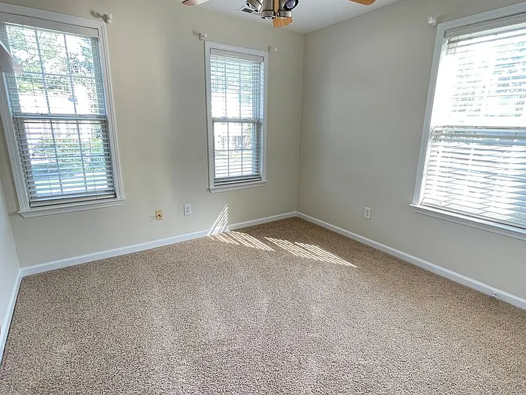 606 Ascott Way — Photo 39