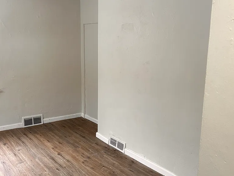 268 Seneca St — Photo 16