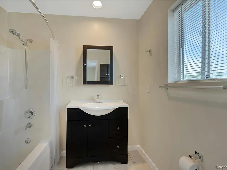 19 Edison Pl #2 — Photo 15
