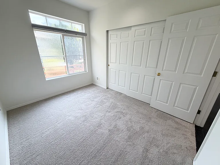 2036 Newport Way NW — Photo 9