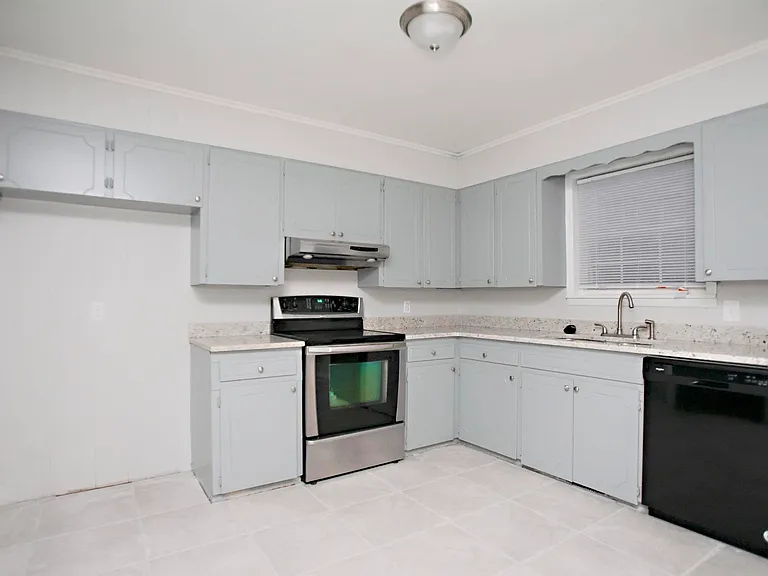 401 Valley View Dr — Photo 10