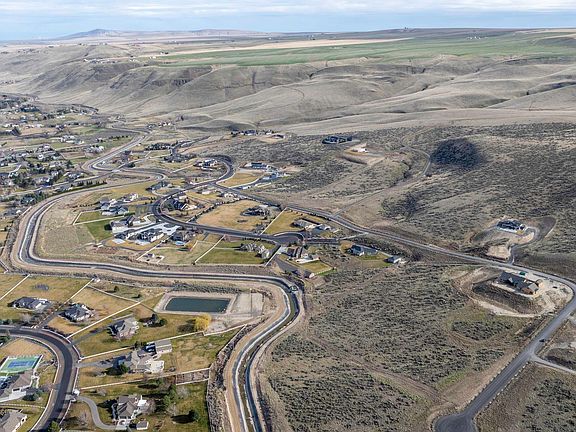 3rd image of 72810 Homestead Rd