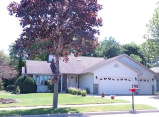 2114 Golfview Ln, Onalaska, WI 54650
