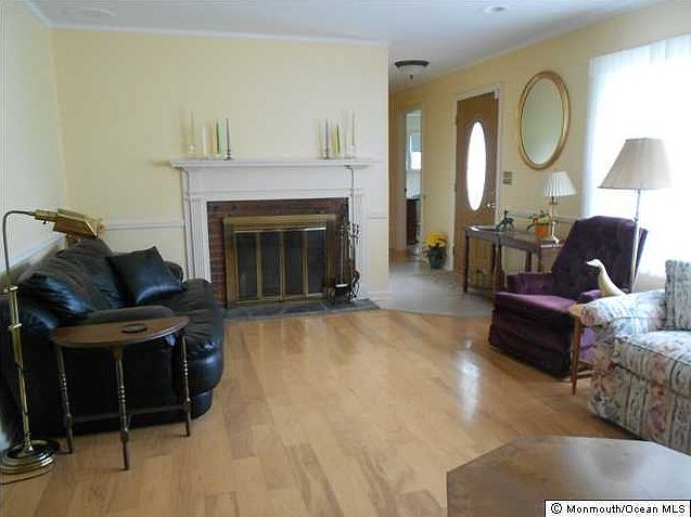 2nd image of 210 Hamiltonian Drive
