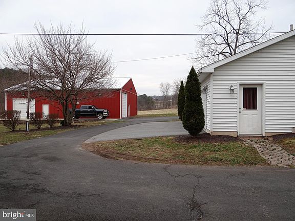 4th image of 283 Hickory Dr