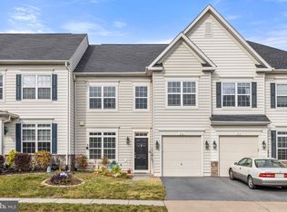 212 Bowling Green Cir, Stephens City, VA 22655