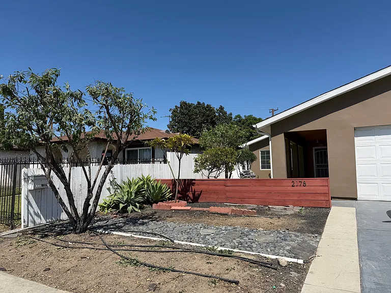 Peck Rd — Photo 2