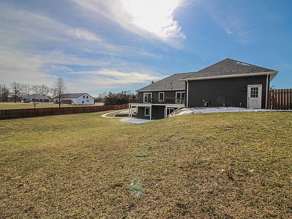 4th image of 17700 Brad Ln