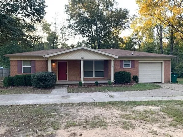 820 S Wake Village Rd, Texarkana, TX 75501