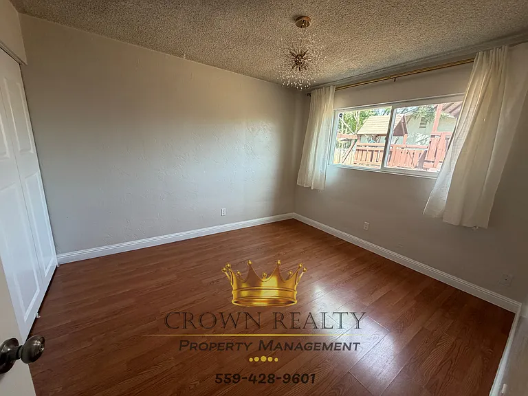 1836 W School Ave — Photo 12