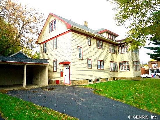Duplex on Culver Rd in Beechwood