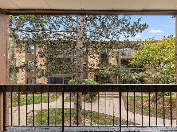 5th image of 7505 175th St Unit 124