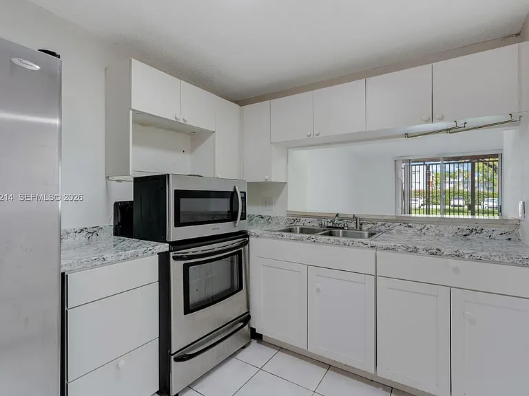 19729 SW 114th Ave #150 — Photo 6