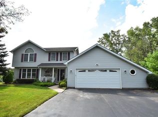 82 W Forest Dr, Rochester, NY 14624