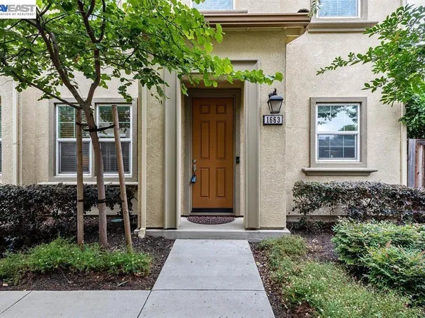 1663 Sylvia St, Hayward, CA 94545