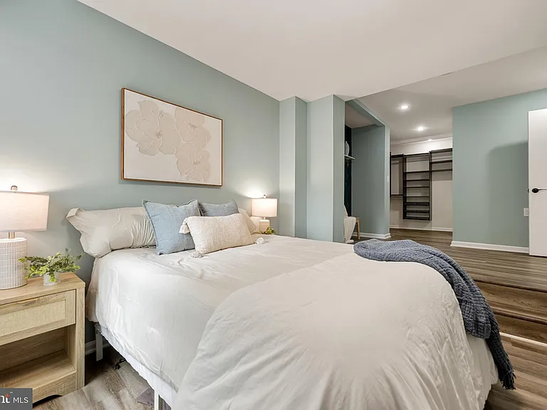2811 S Woodrow St #B — Photo 17