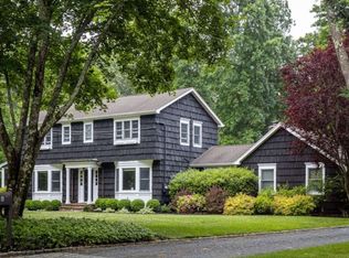 8 Beaverbrook Dr, Brookhaven, NY 11719