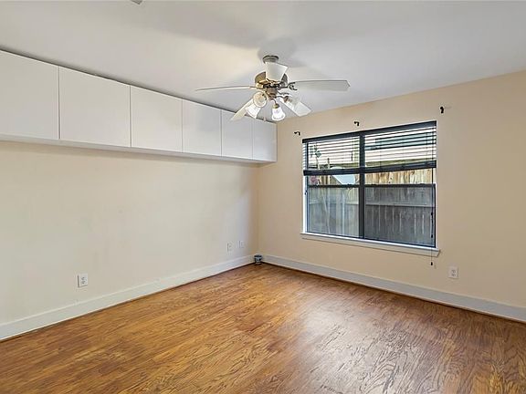 5th image of 8638 Meadowcroft Dr