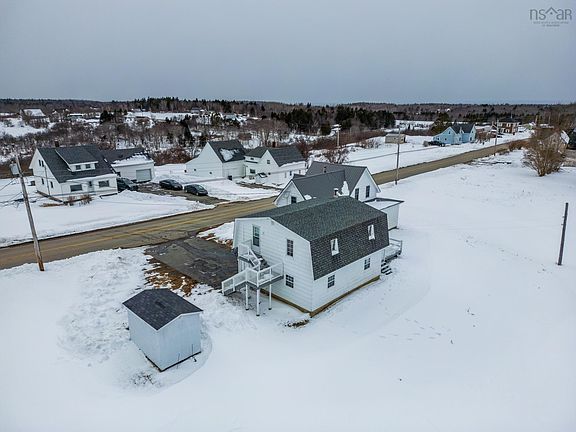 3rd image of 783 Saulnierville Rd