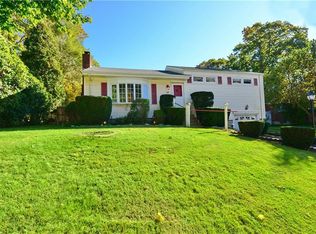 28 Oberlin Dr, Warwick, RI 02886