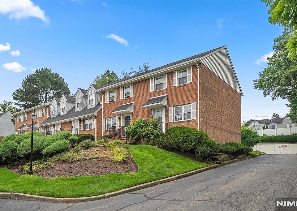 1st image of 156 Parkview Dr #24