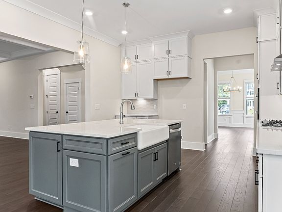 7th image of this home