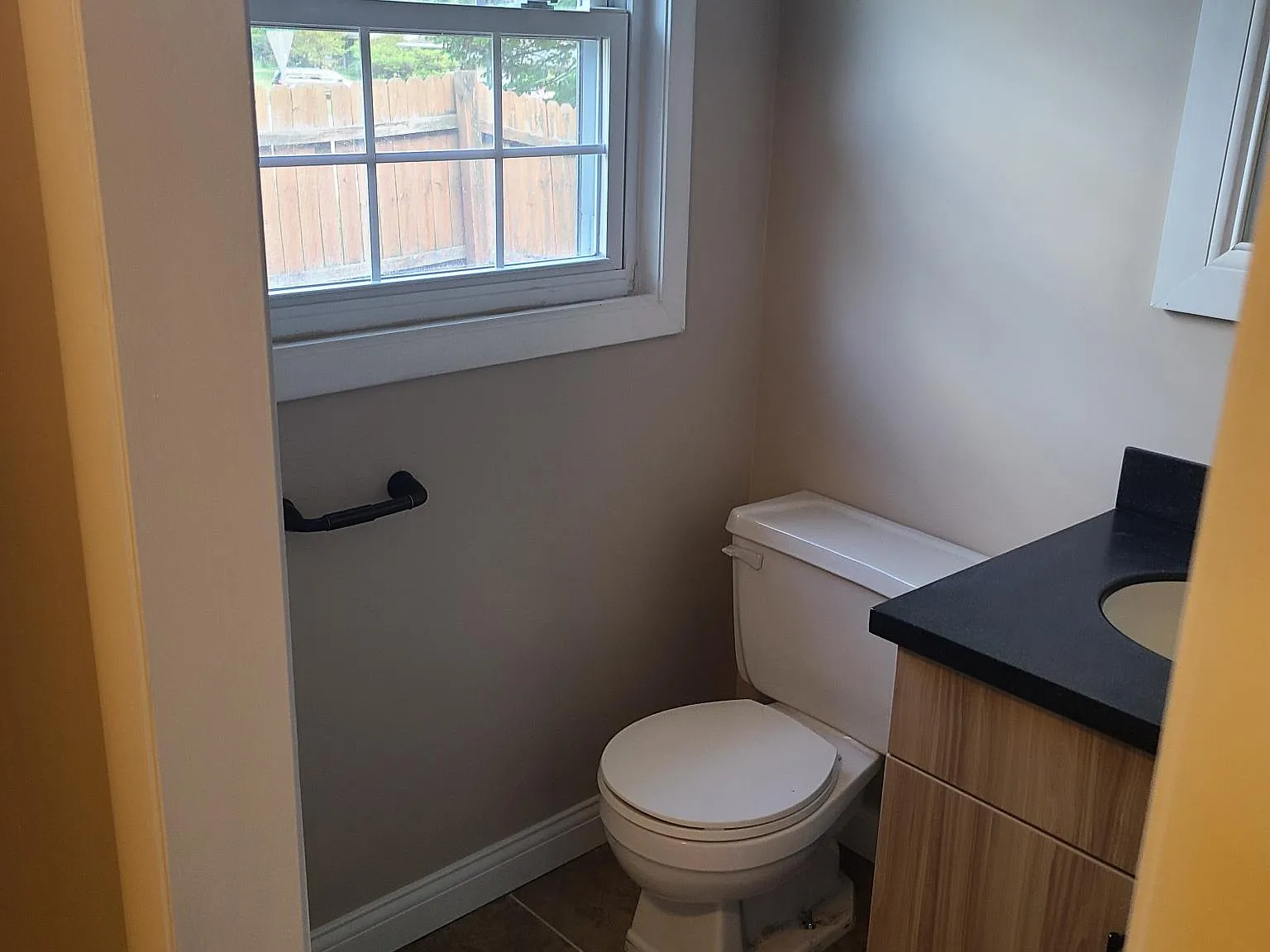 3 bed, 1300 sqft, $1,350 — Photo 4