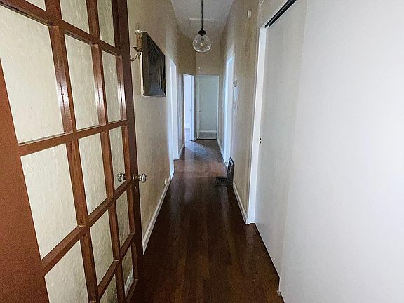 3rd image of 1325 N Douty St