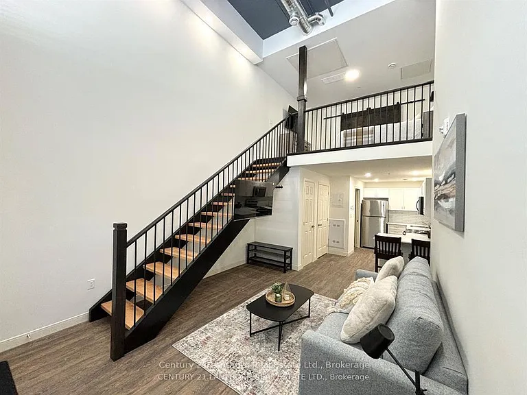 135 Station St S #103 — Photo 4