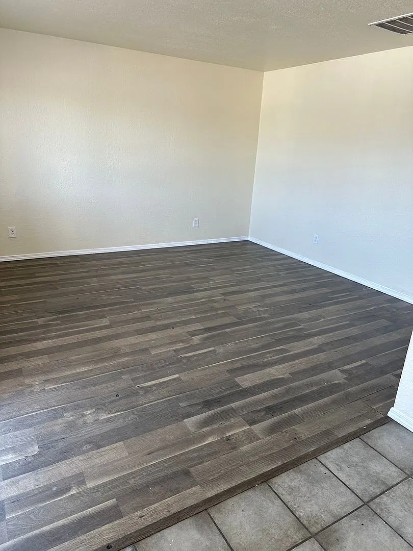 Adorable Fourplex near Los Altos Golf Course — Photo 3