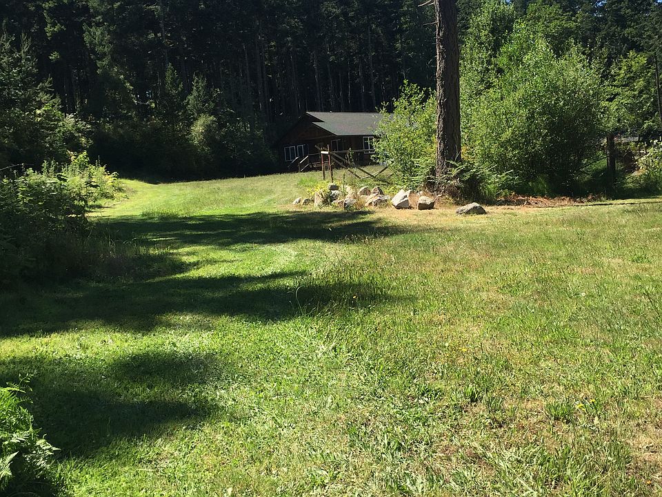 2nd image of 3010 Cattle Point Rd