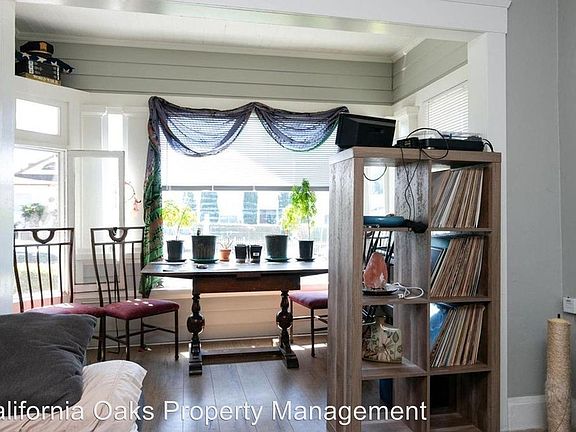 3rd image of 1073 E Santa Clara St #8350753